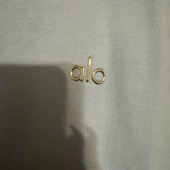 ALO Women’s Sea Shell Blue Crewneck Sweatahirt. Can’t get this color anymore - Picture 3 of 11